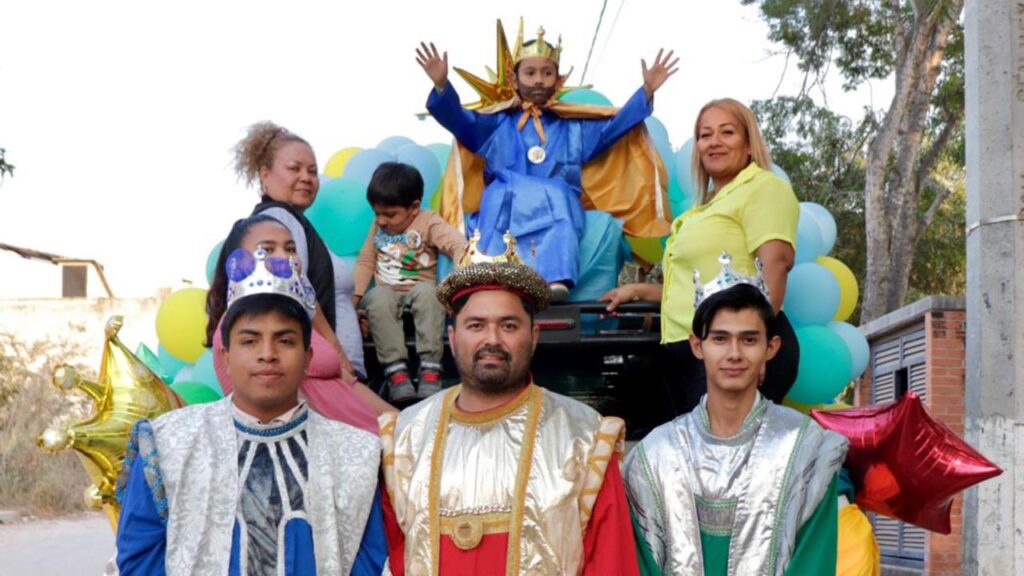 Celebración de la Caravana Mágica en Puerto Vallarta: El DIF Municipal alegra a más de mil niños