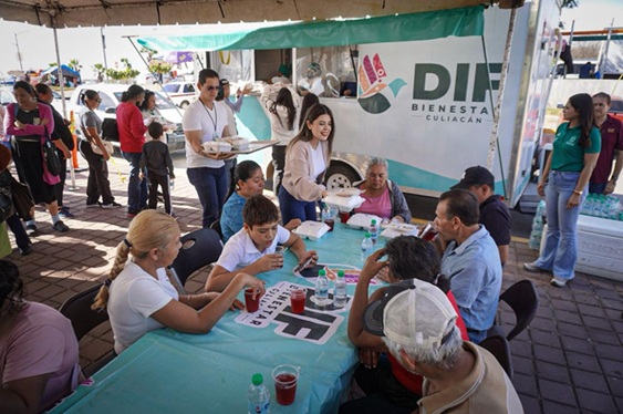 DIF Culiacán brinda alimento y apoyo a familias en espera en el Hospital General