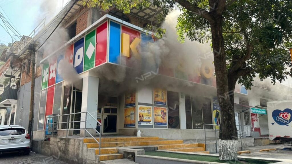 Continúan los incendios en tiendas de Puerto Vallarta