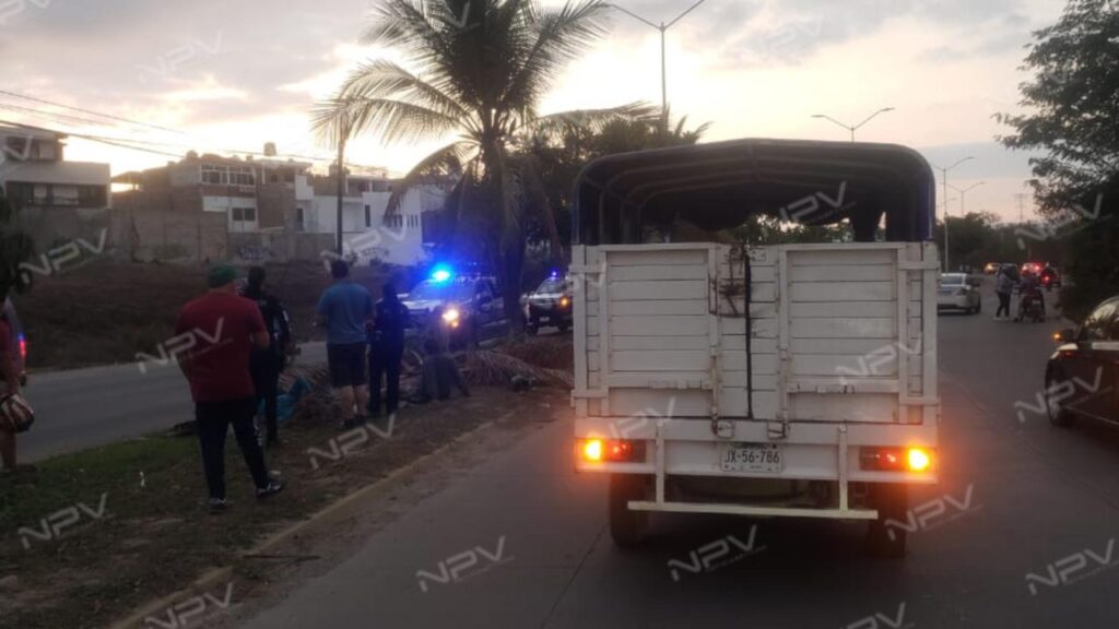 Dos motoristas heridos tras un impactante accidente en Poetas