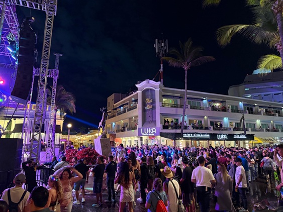 Más de 33 mil celebrantes inundan Mazatlán con la alegría del Carnaval