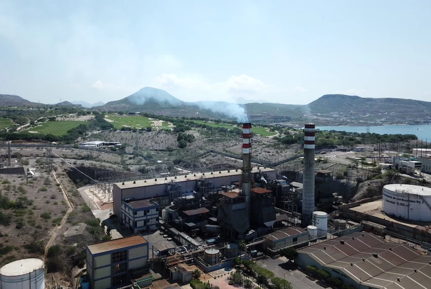 Multadas dos plantas de energía de la CFE por contaminación en la zona de La Paz
