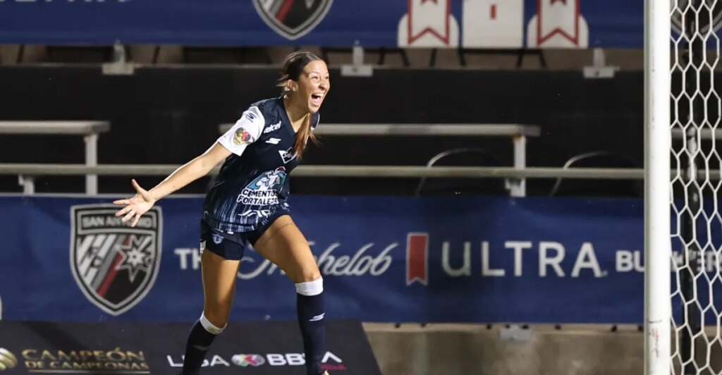 Nina Nicosia: Cómo un Nuevo Par de Botas Reavivó Su Carrera y La Llevó a Hacer Historia con Pachuca Femenil