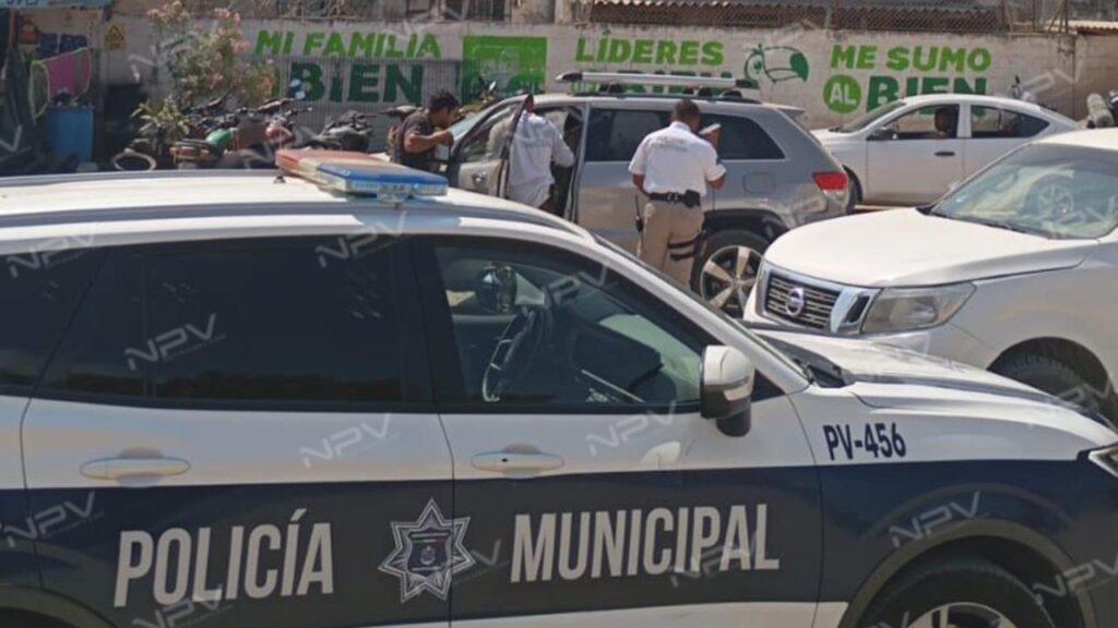 Policías Municipales rescatan a un adulto mayor en Ixtapa