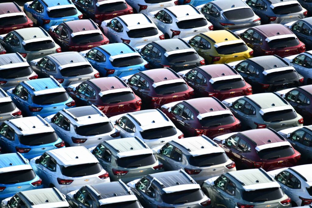Las exportaciones de México a EE. UU. aumentan un 4.2% a pesar de la caída en los ingresos del sector automotriz.