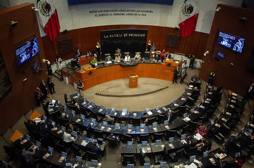 México se prepara para regular la IA, imposibilitando su uso indebido con penas de prisión.