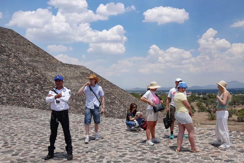 Resumen semanal de México: Un tiroteo en Teotihuacán, operación ilegal de la CIA en Chihuahua y la visita de la ONU