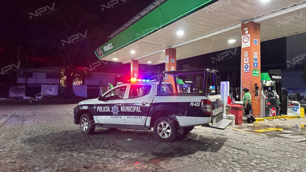 Asalto violento a gasolinera del Conalep en Versalles durante la madrugada